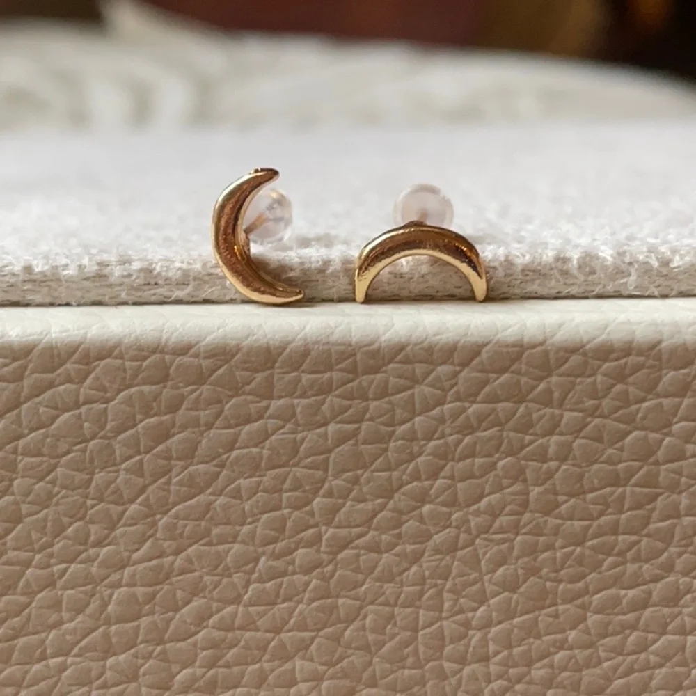 Lulus small crescent